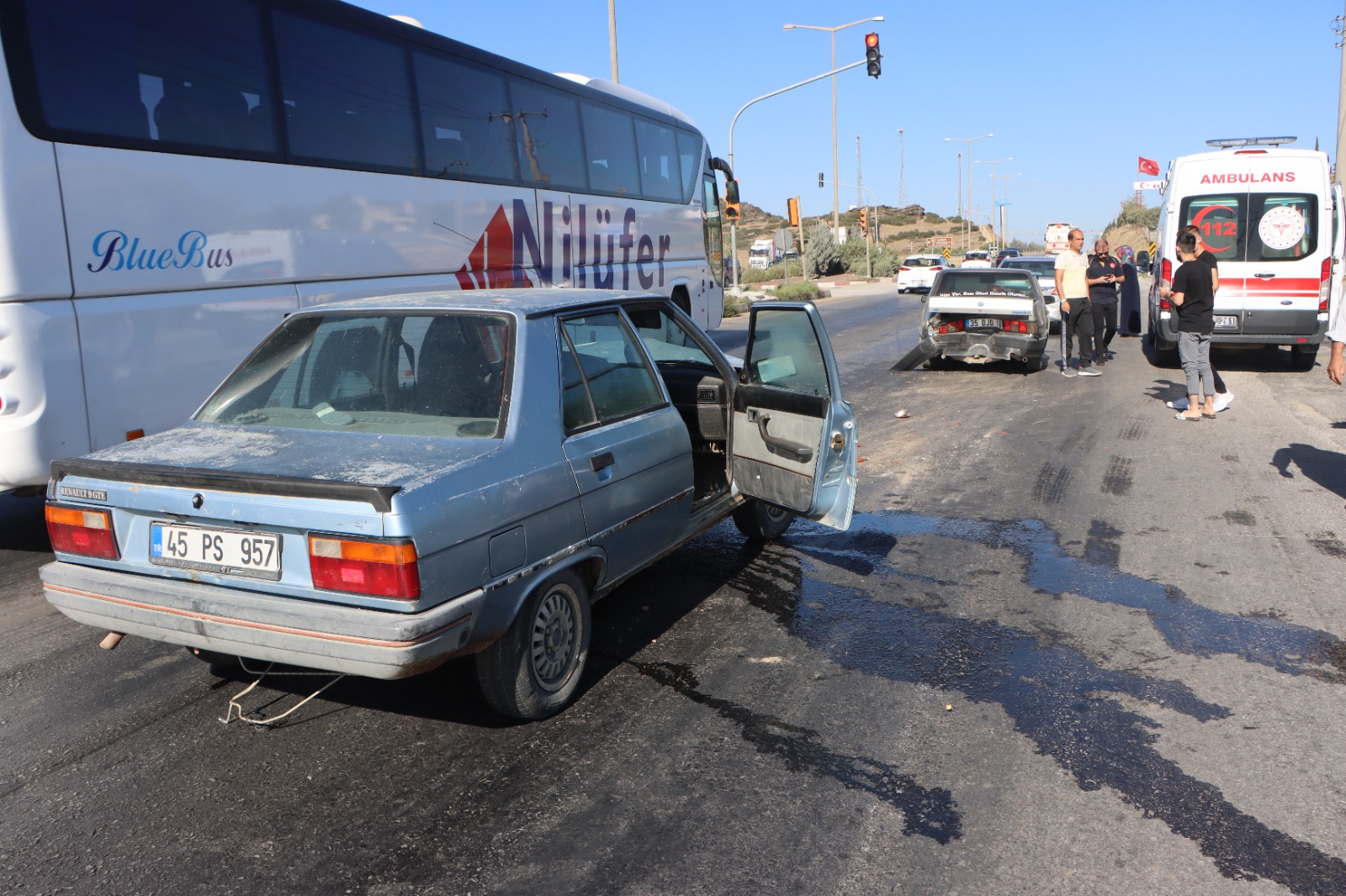 Manisa’da 3 otomobil karıştığı kazada 1 kişi yaralandı