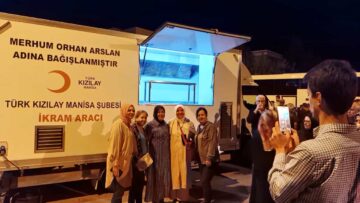 Kutsal topraklara giden umrecilere, Türk Kızılay’dan şerbet ikramı